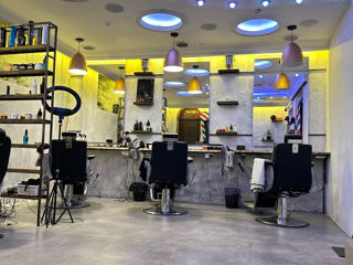 Barbershop in centru orașului foto 9