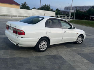 Toyota Carina foto 4