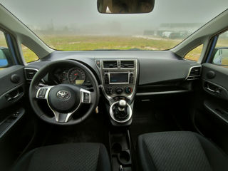 Toyota Verso-S foto 5