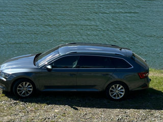 Skoda Superb foto 2