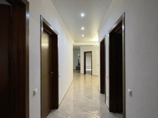 Apartament cu 3 camere, 130 m², Ciocana, Chișinău foto 6