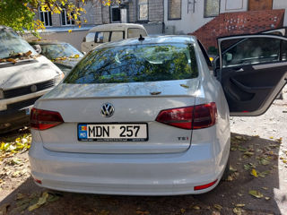 Volkswagen Jetta foto 4