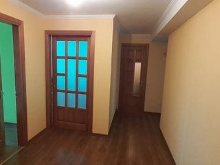 Apartament cu 3 camere, 69 m², Centru, Chișinău foto 3