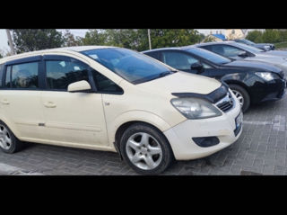 Opel Zafira foto 2