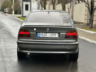 BMW 5 Series foto 4