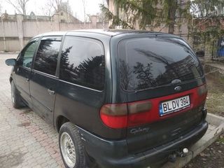 Ford Galaxy foto 2