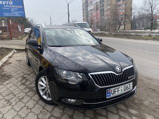 Skoda Superb foto 3