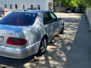 Mercedes E-Class фото 3