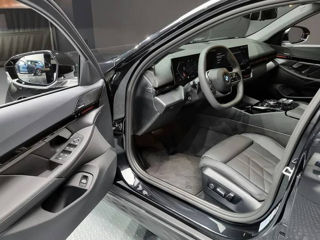 BMW 5 Series foto 11