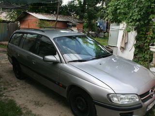 Opel Omega foto 4