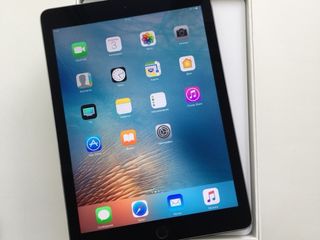 Apple iPad Air 6, Retina 9,7 + Touch ID,  Space Gray 32GB + Wi-Fi - 270euro foto 2
