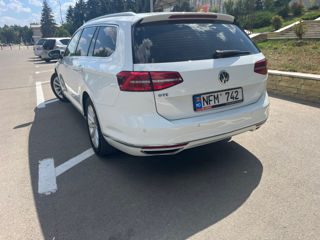 Volkswagen Passat foto 1