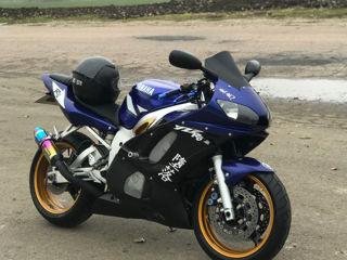 Yamaha R6