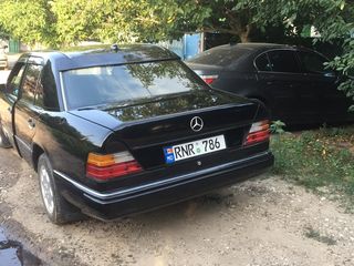 Mercedes Series (W124) foto 5