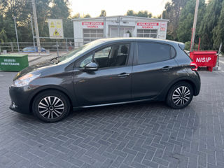 Peugeot 208 foto 10