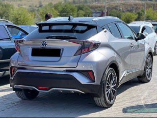 Toyota C-HR foto 2