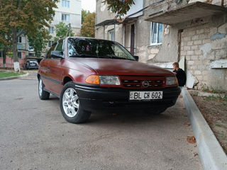 Opel Astra foto 1