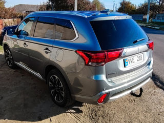 Mitsubishi Outlander foto 3