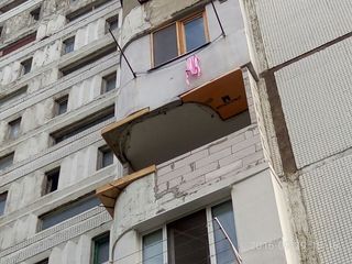Расширение балконов, кладка из газоблоков под окна. Demolarea. Renovarea și extinderea balcoanelor foto 3
