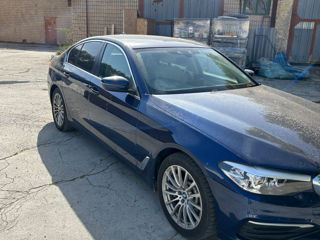 Bmw 530e plugin hybrid foto 2