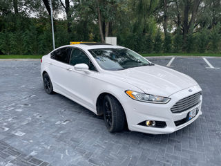 Ford Fusion foto 2