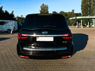 Infiniti QX80 foto 4