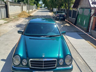 Mercedes E-Class foto 7