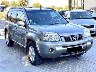 Nissan X-Trail foto 1