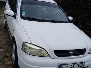 Opel Astra foto 1