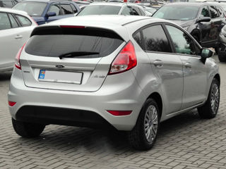 Ford Fiesta foto 3