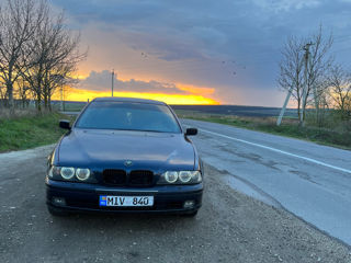 BMW 5 Series foto 6