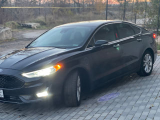 Ford Fusion foto 2