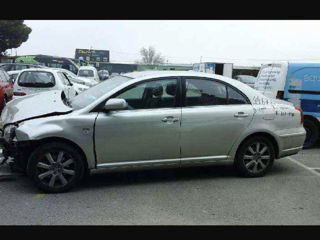 Toyota. Avensis.  Motor. 2.2d4d foto 3