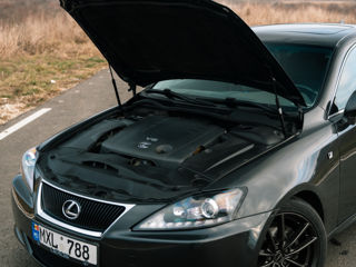 Lexus IS Series