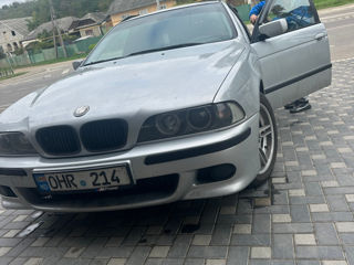 BMW 5 Series foto 2