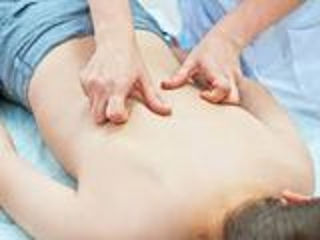 Medic terapeut,masor profesionist in 2 ore executa masaj medical,terapie,tractie,electroforeza foto 2