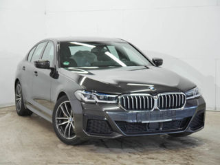 BMW 5 Series foto 2