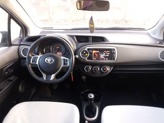 Toyota Yaris foto 3