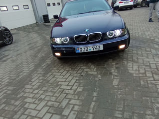 BMW 5 Series foto 2