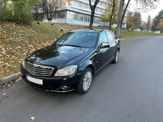 Mercedes C-Class foto 2