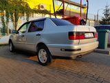 Volkswagen Vento foto 2