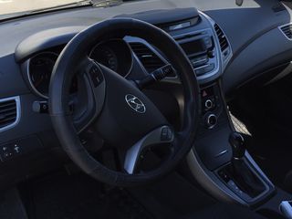 Hyundai Elantra foto 4