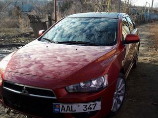 Mitsubishi Lancer foto 1