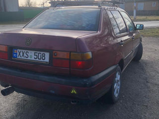 Volkswagen Vento foto 2