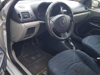 Renault Clio foto 6