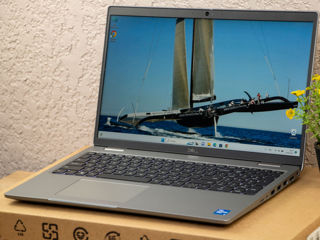 Dell Precision 5570/ Core I5 1245U/ 16Gb Ram DDR5/ Nvidia T550/ 500Gb SSD/ 15.6" FHD IPS!! foto 3