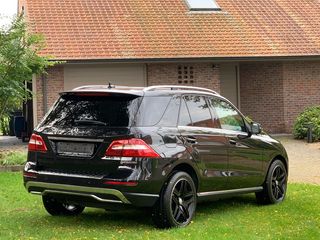 Mercedes ML Class foto 2