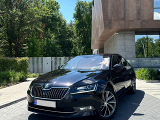 Skoda Superb foto 1