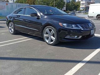 Volkswagen Passat CC foto 1