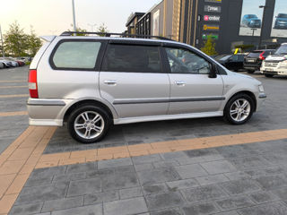 Mitsubishi Space Wagon foto 3